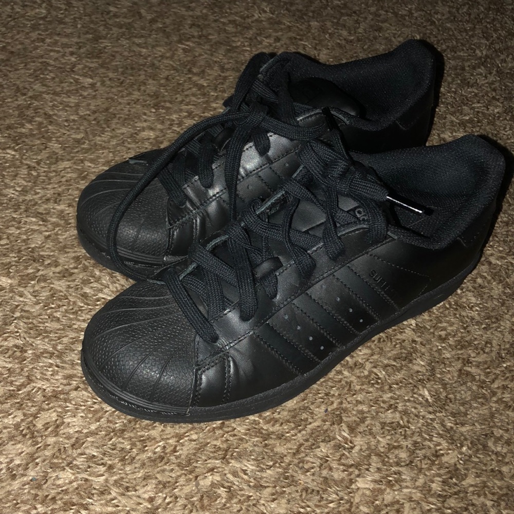 Black shell top adidas